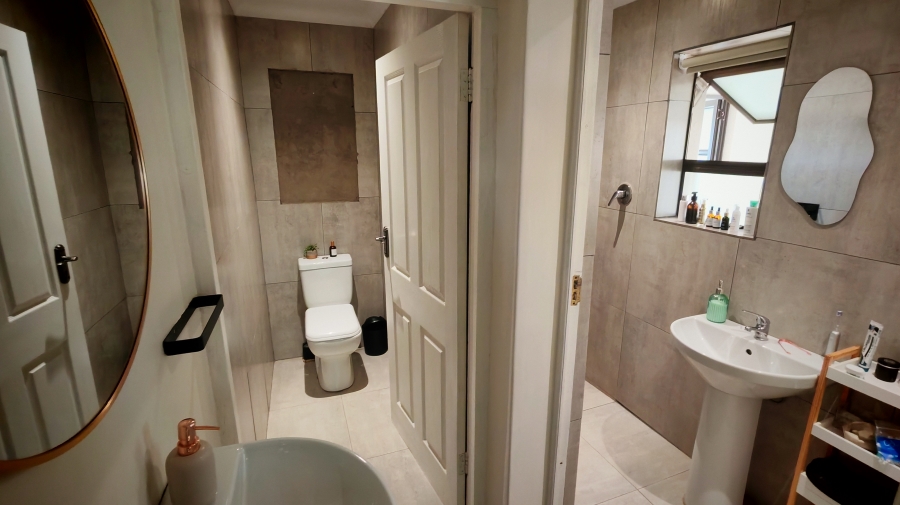 6 Bedroom Property for Sale in Middelburg Eastern Cape